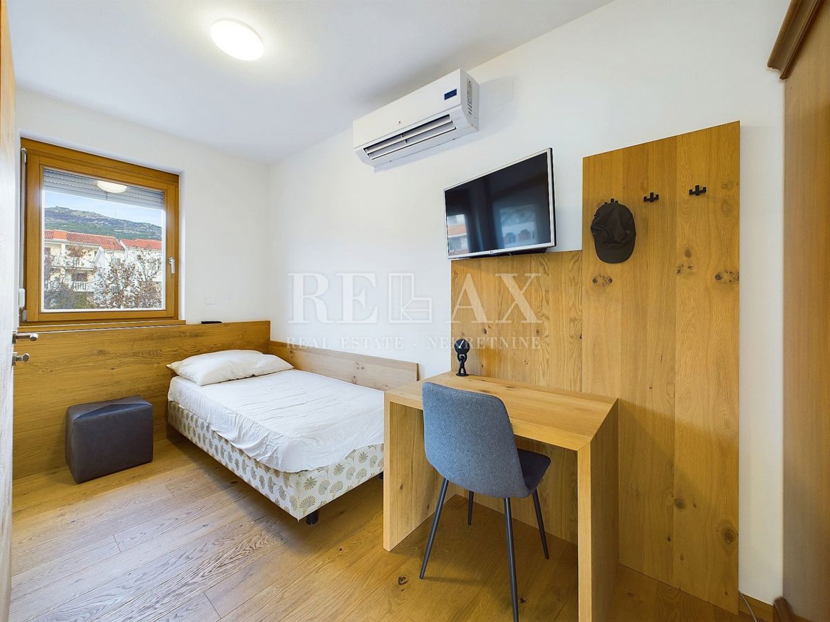 Povile - una villa con piscina e vista panoramica sul mare