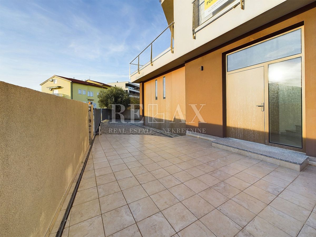 Povile - una villa con piscina e vista panoramica sul mare