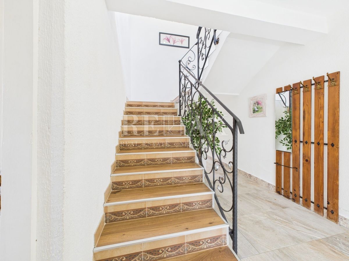 Bribir - affascinante casa in pietra con piscina