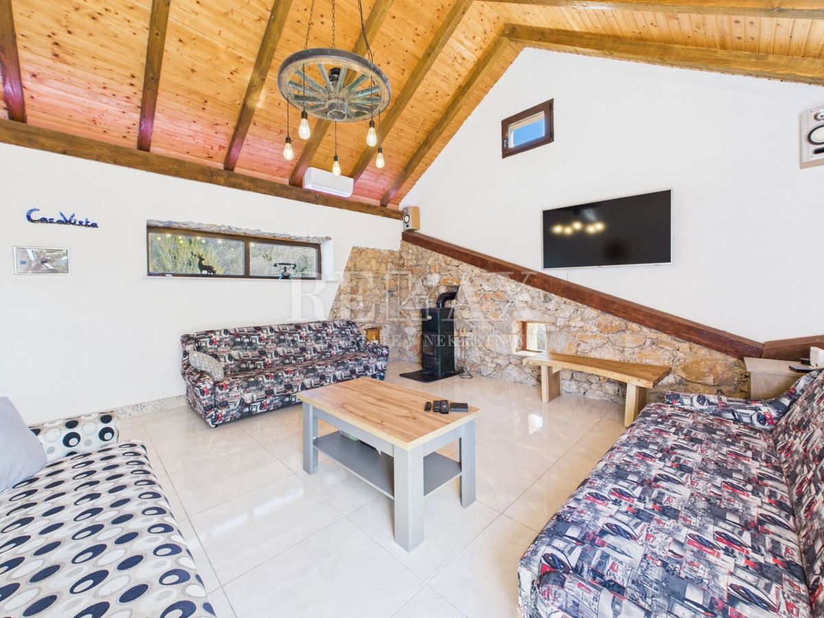 Bribir - affascinante casa in pietra con piscina