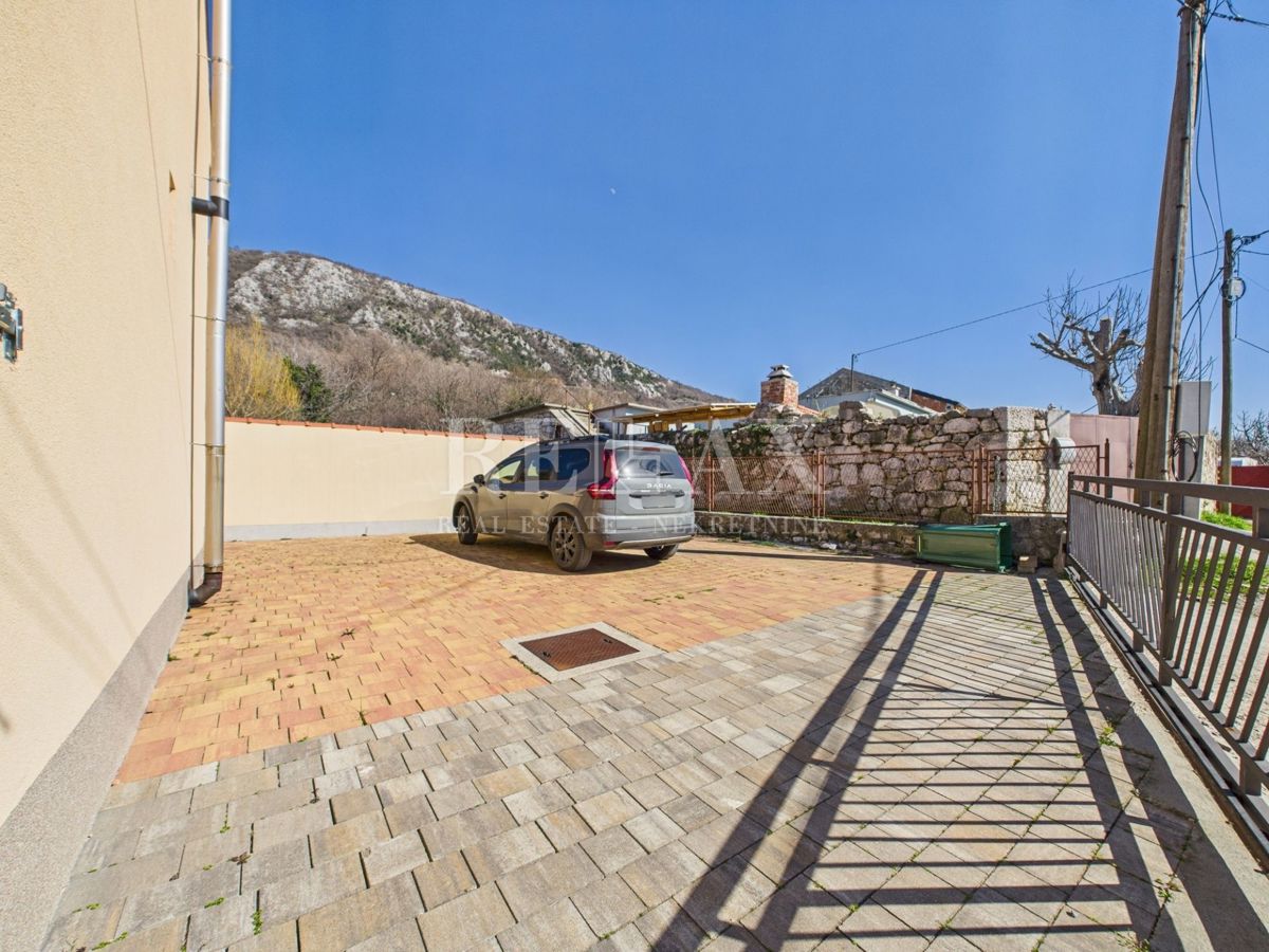 Bribir - affascinante casa in pietra con piscina