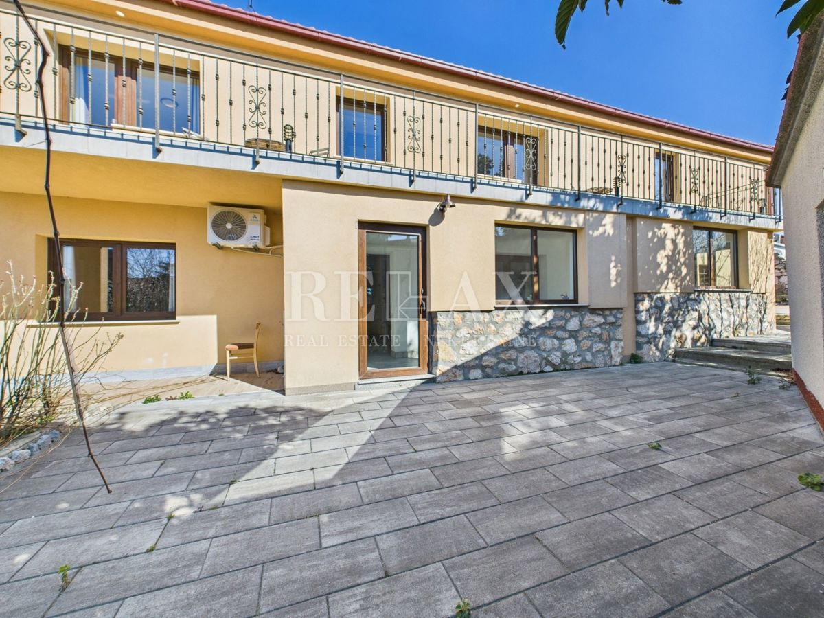Bribir - affascinante casa in pietra con piscina