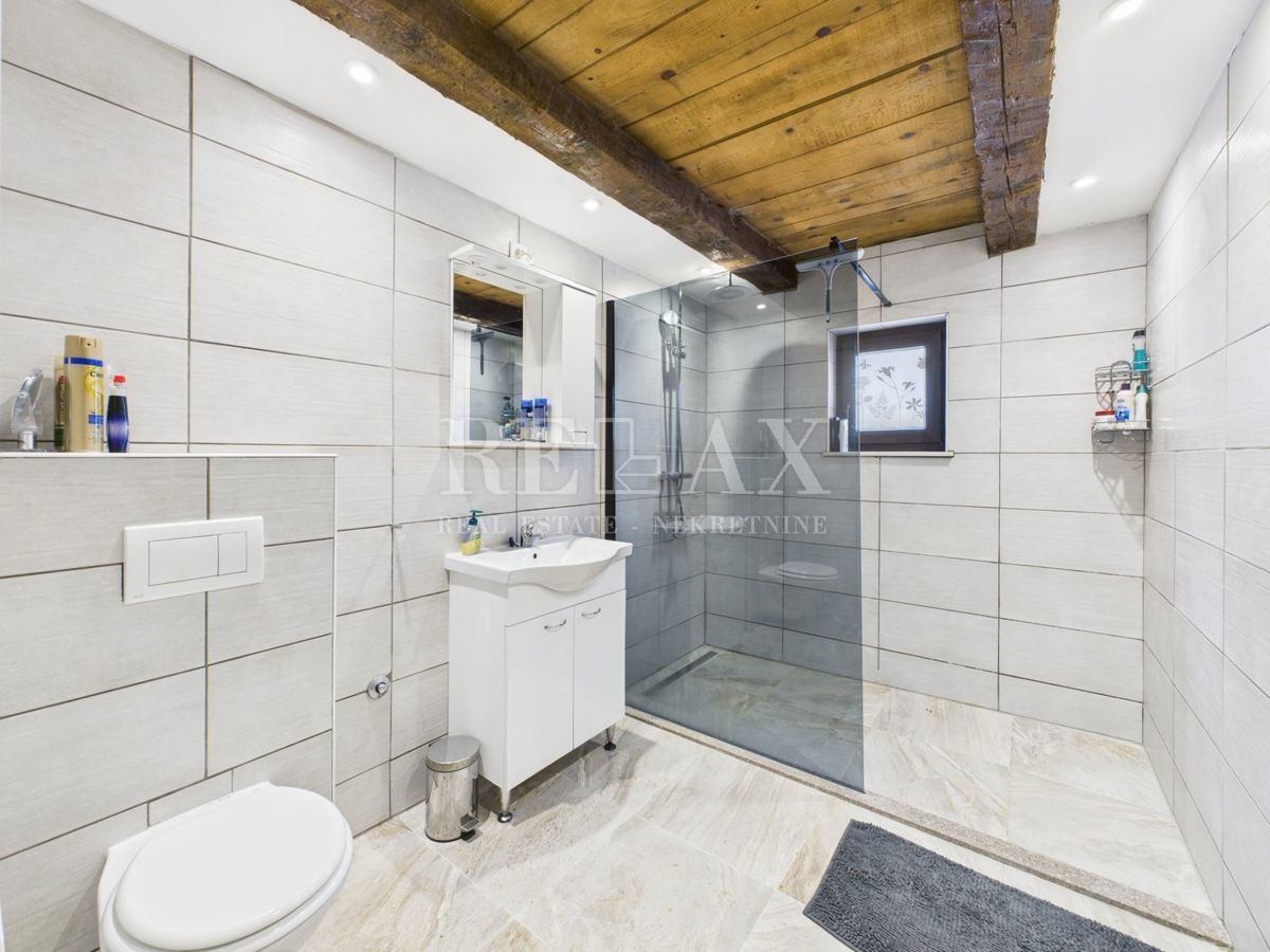 Bribir - affascinante casa in pietra con piscina