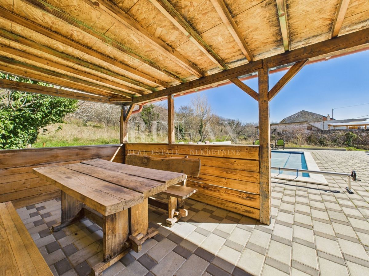 Bribir - affascinante casa in pietra con piscina