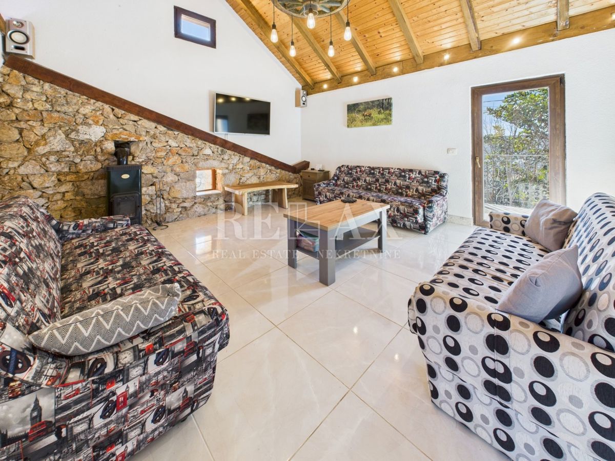 Bribir - affascinante casa in pietra con piscina