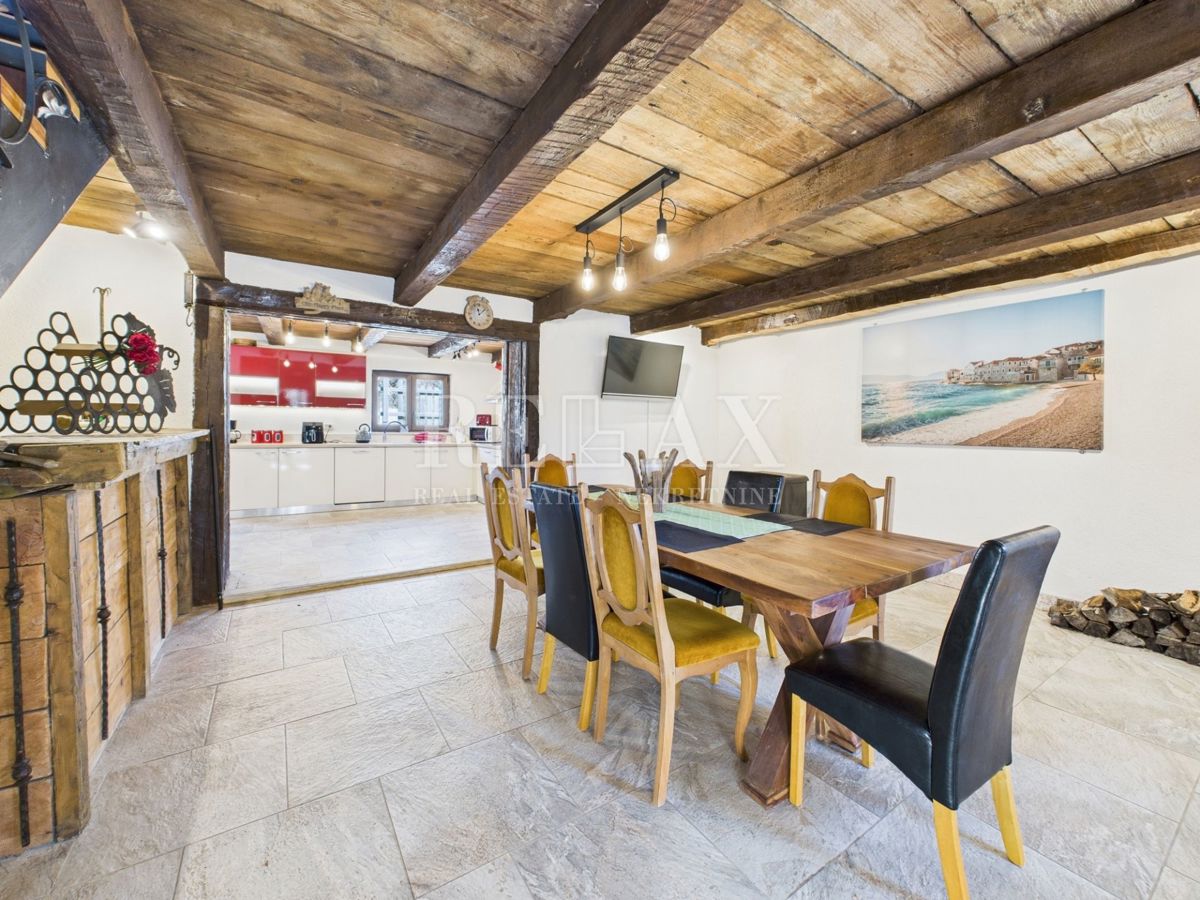 Bribir - affascinante casa in pietra con piscina