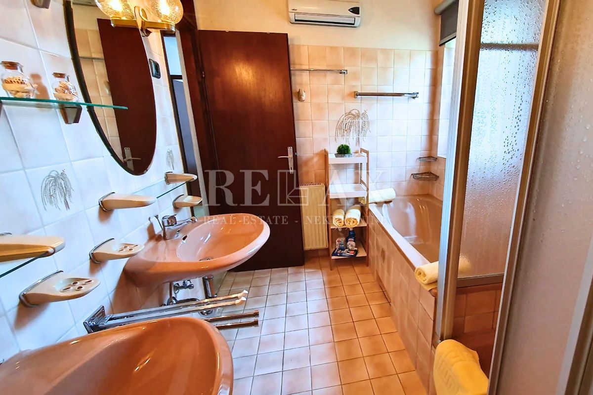 Dramalj - casa con 4 unità abitative