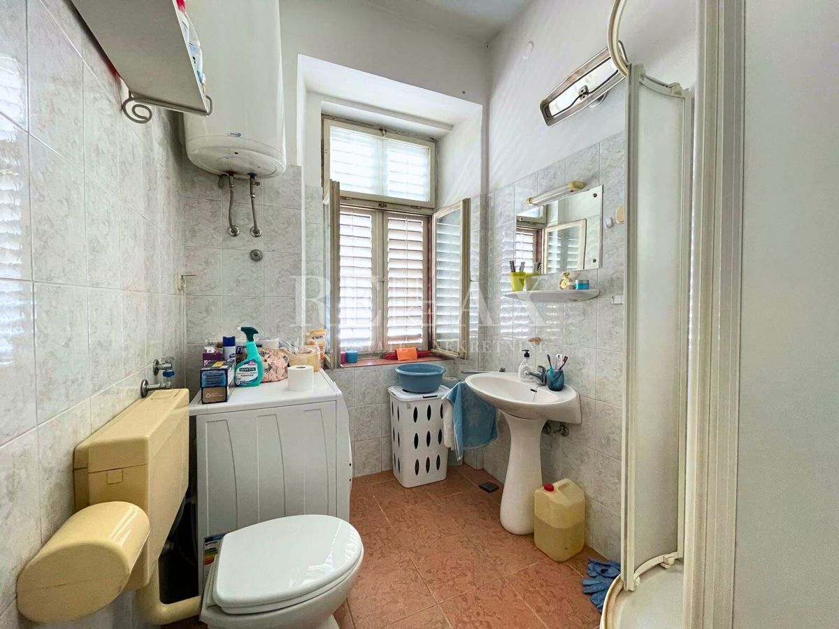 Crikvenica - casa in centro, posizione eccellente, parcheggio