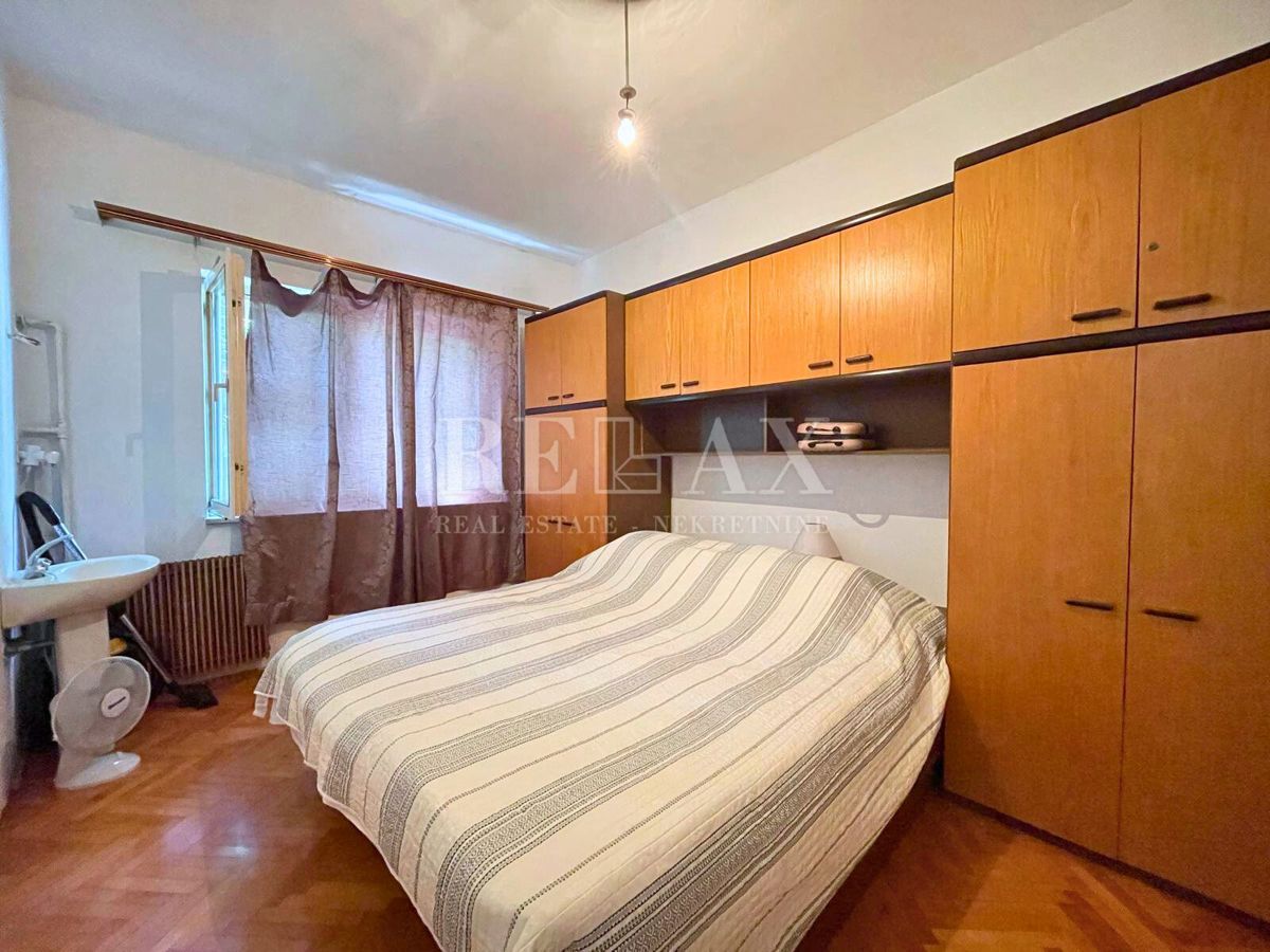 Crikvenica - casa in centro, posizione eccellente, parcheggio