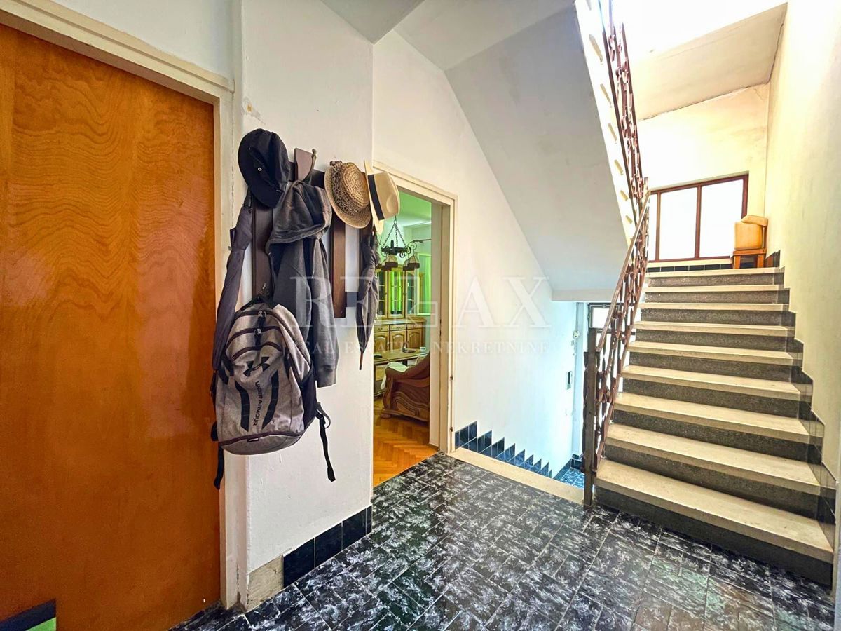 Crikvenica - casa in centro, posizione eccellente, parcheggio