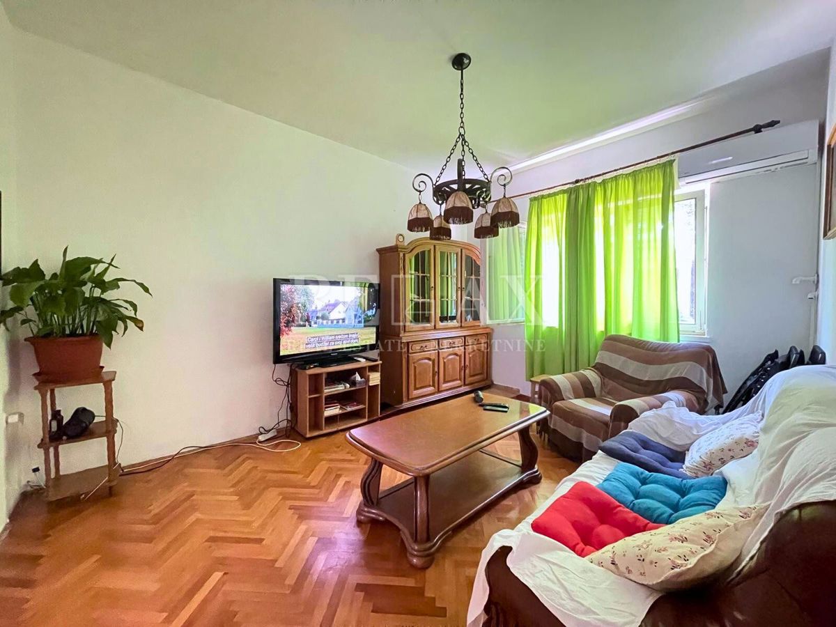 Crikvenica - casa in centro, posizione eccellente, parcheggio