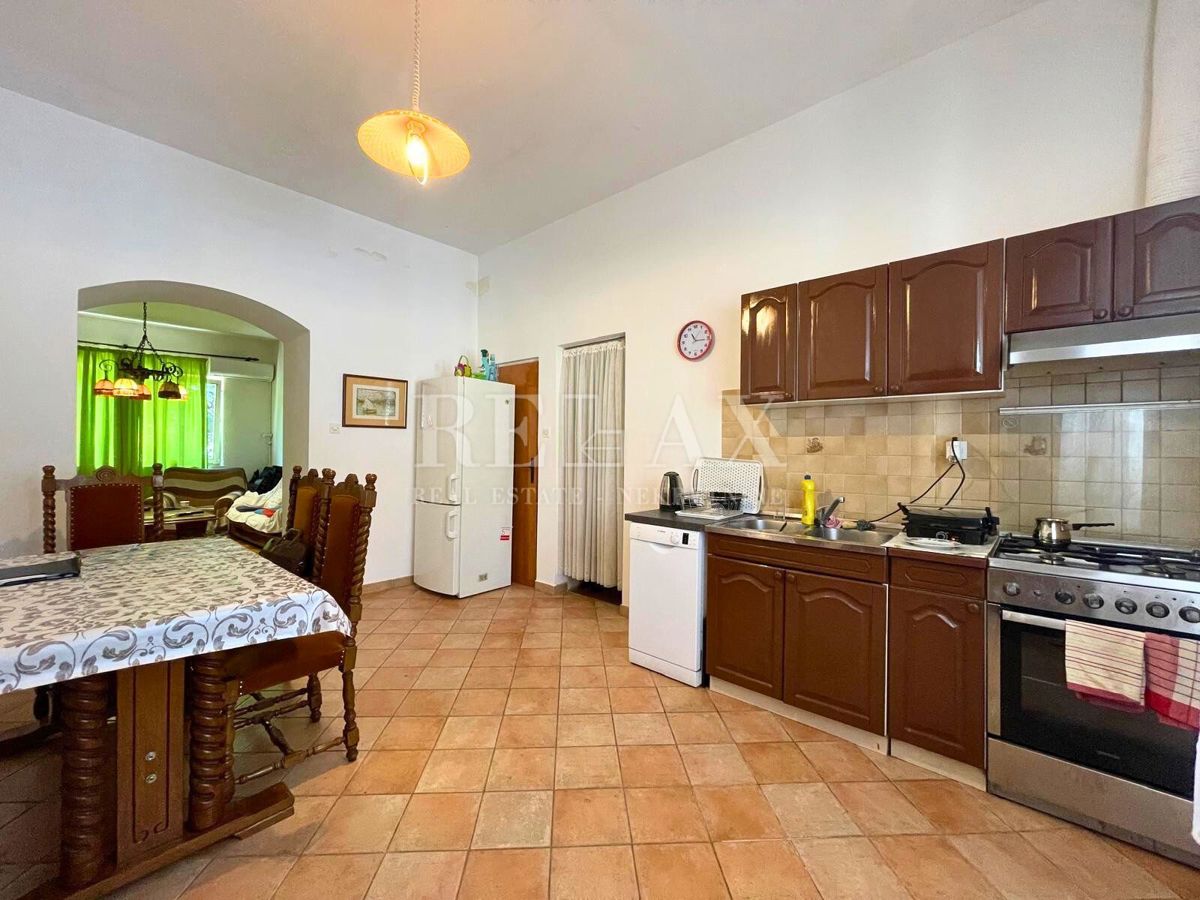 Crikvenica - casa in centro, posizione eccellente, parcheggio