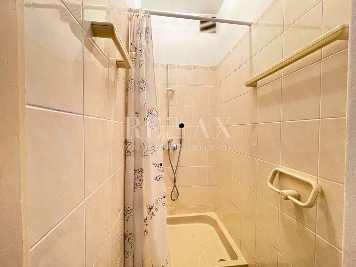 Crikvenica - casa in centro, posizione eccellente, parcheggio