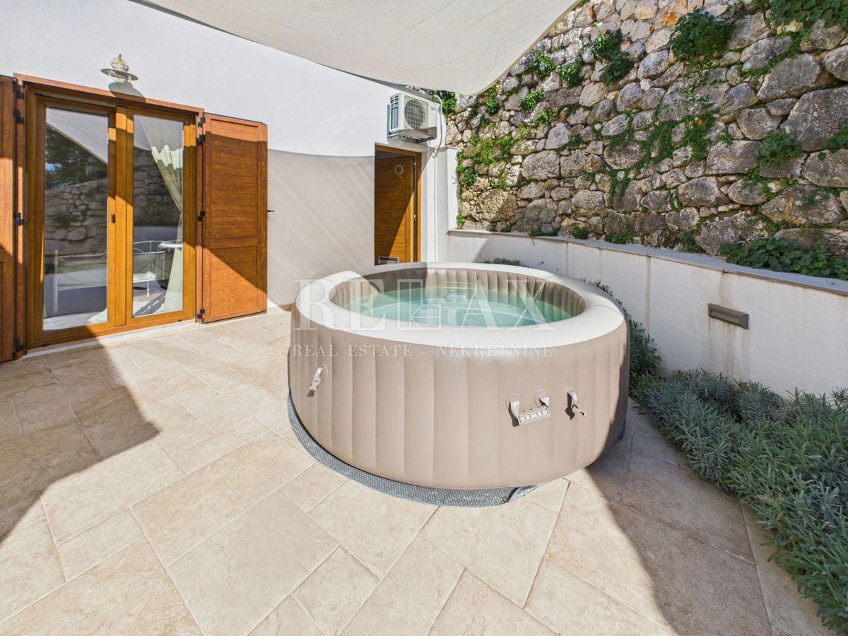 Bribir - villa in pietra con piscina riscaldata