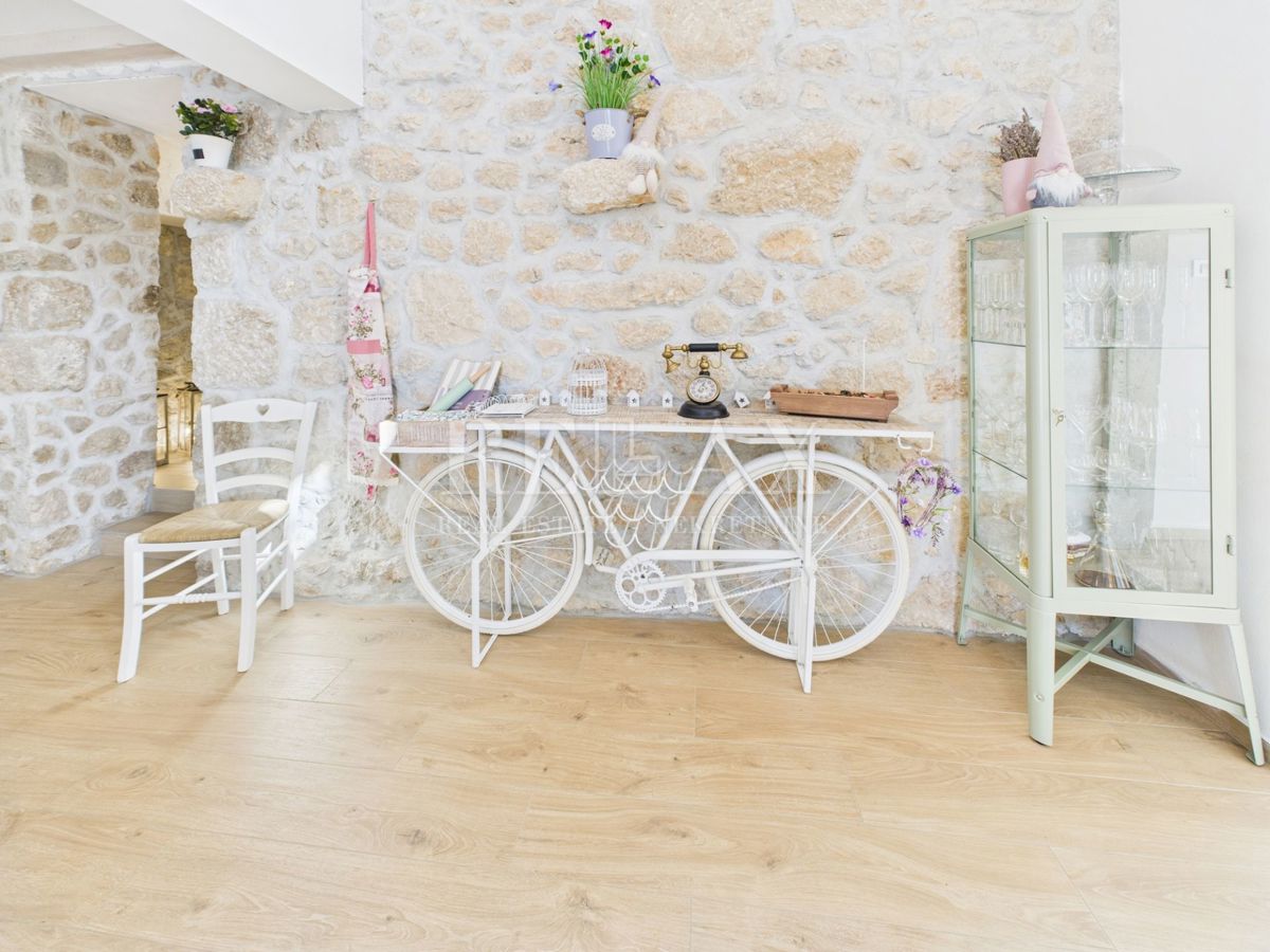 Bribir - villa in pietra con piscina riscaldata