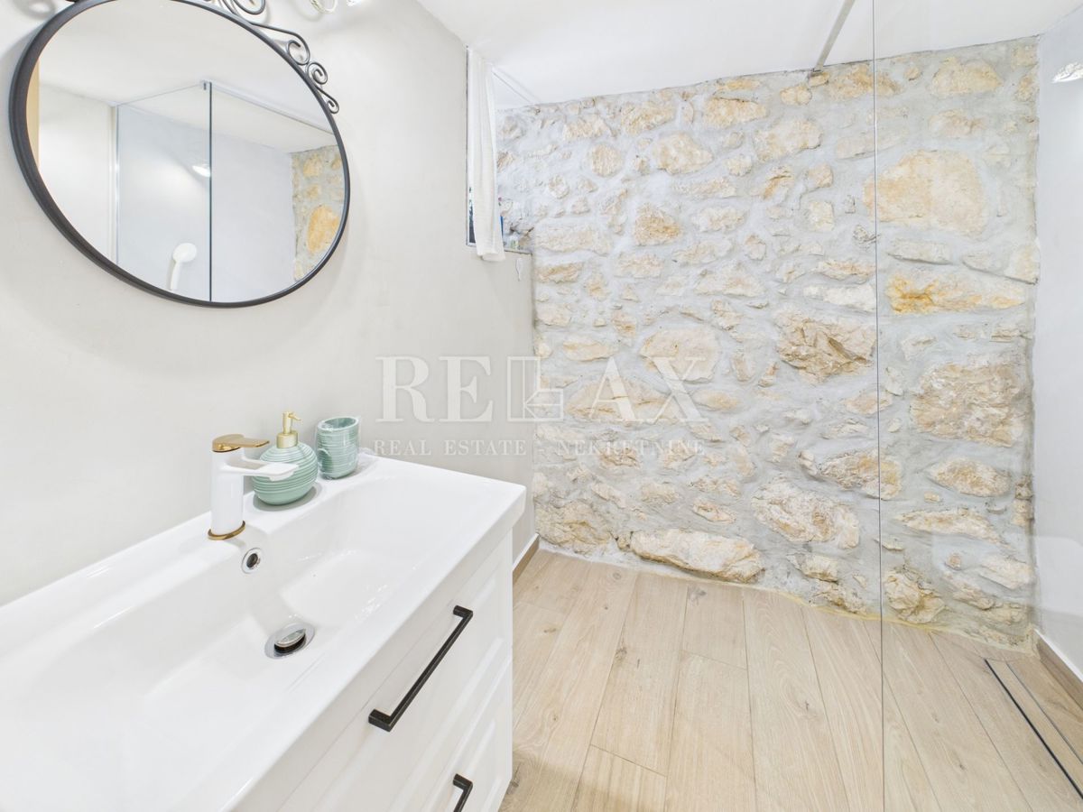 Bribir - villa in pietra con piscina riscaldata