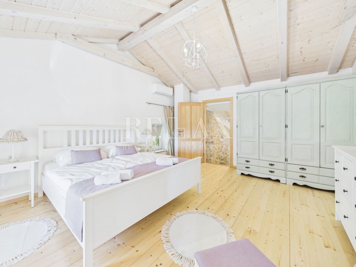 Bribir - villa in pietra con piscina riscaldata