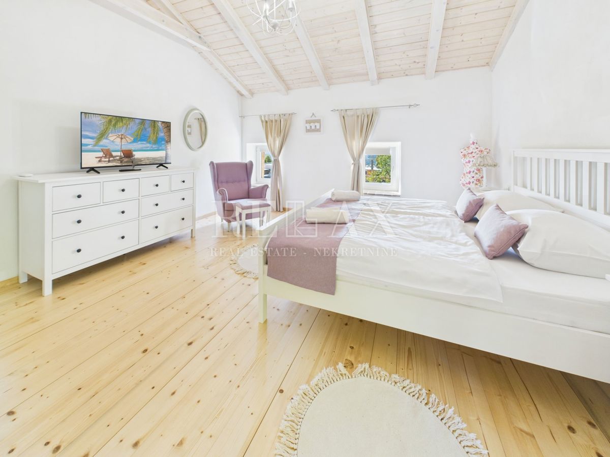 Bribir - villa in pietra con piscina riscaldata