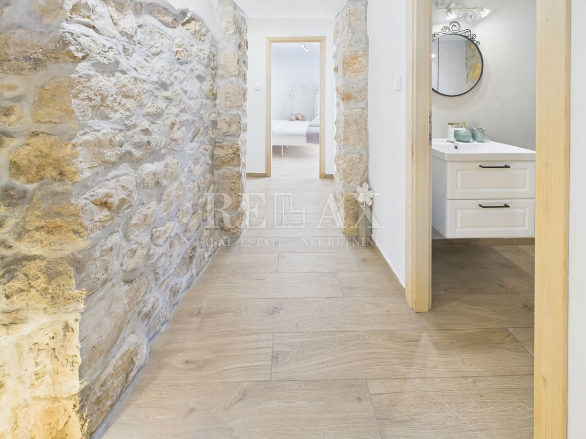 Bribir - villa in pietra con piscina riscaldata