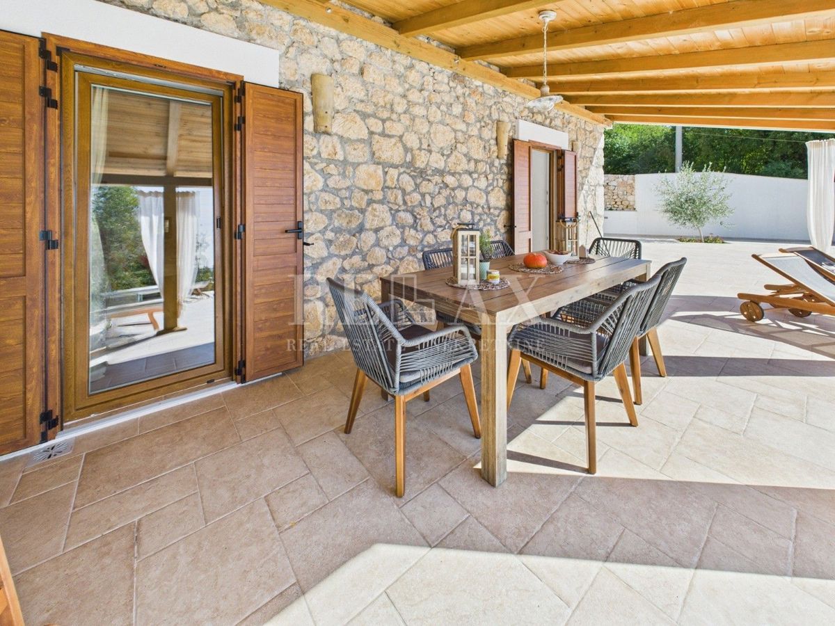 Bribir - villa in pietra con piscina riscaldata