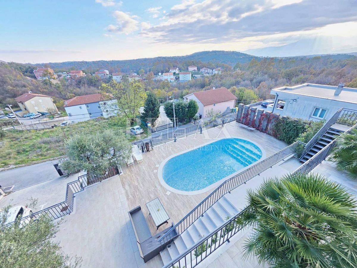 Viškovo, Saršoni - appartamento con piscina in uso, parcheggio