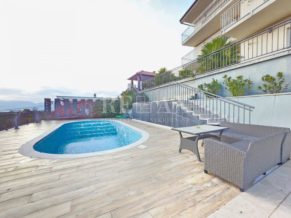 Viškovo, Saršoni - appartamento con piscina in uso, parcheggio