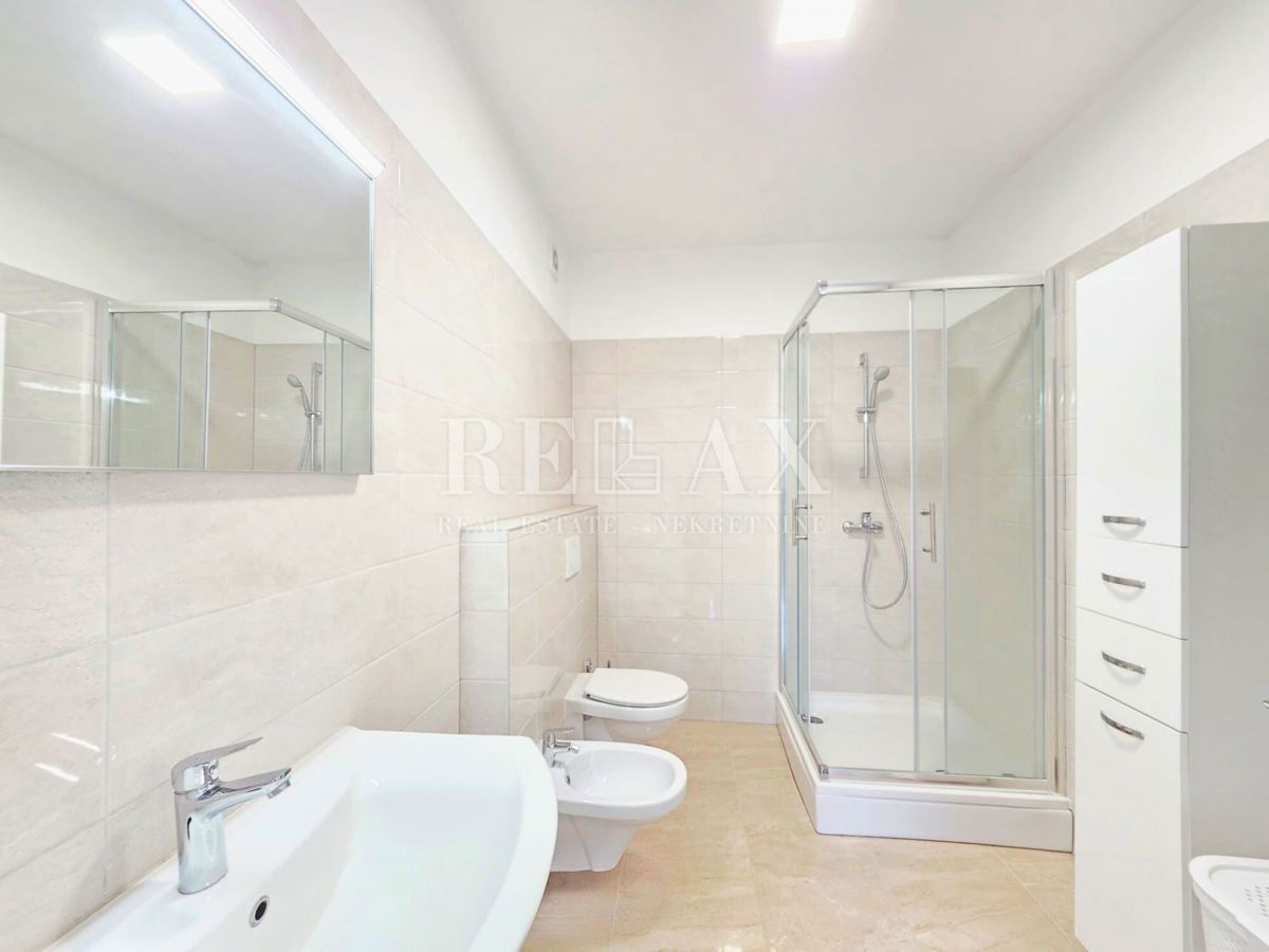 Viškovo, Saršoni - appartamento con piscina in uso, parcheggio