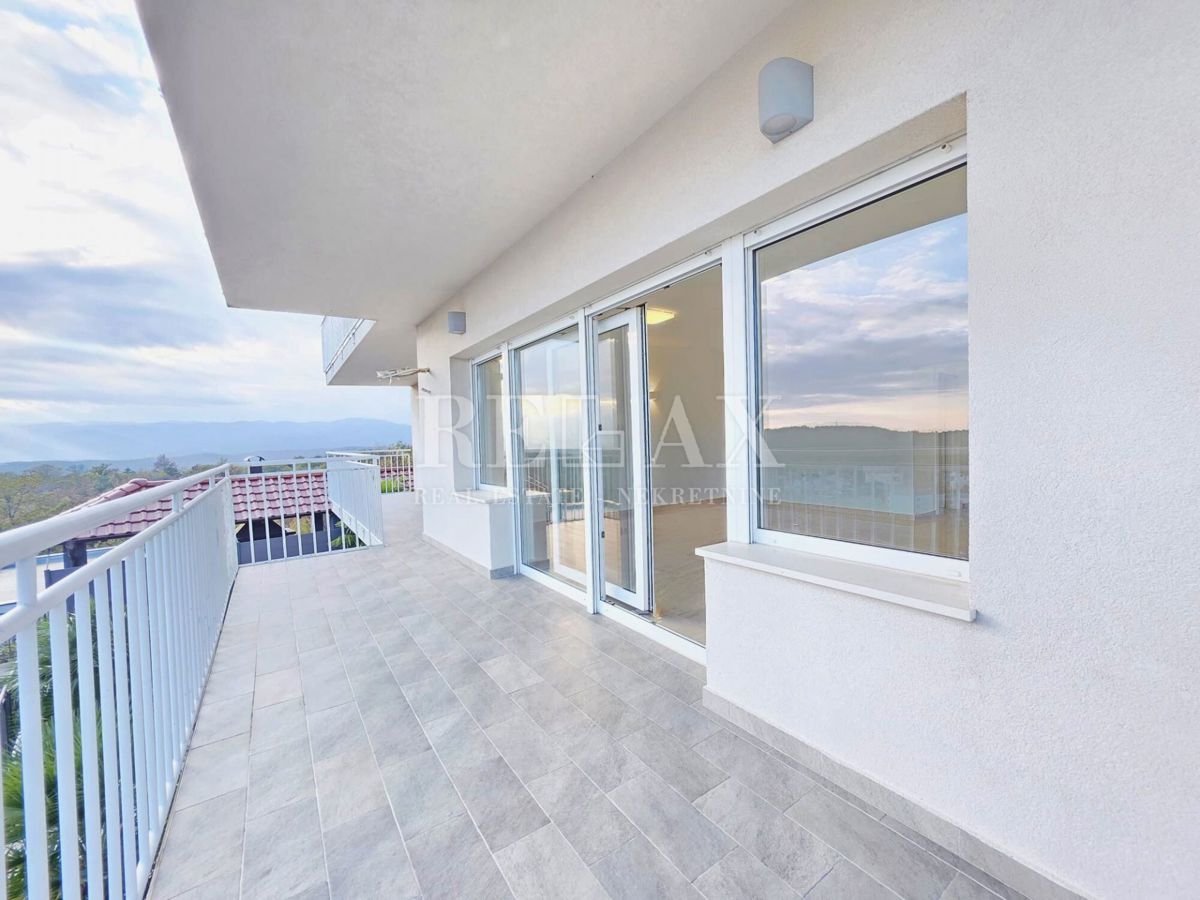 Viškovo, Saršoni - appartamento con piscina in uso, parcheggio