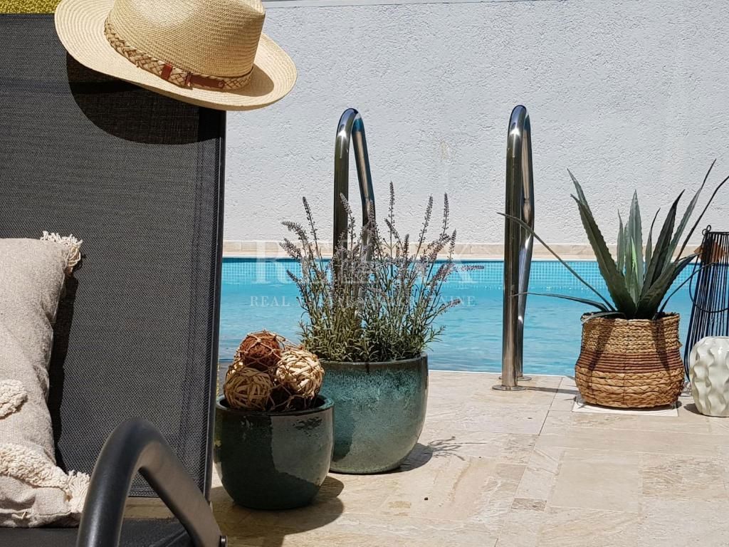 Bribir - casa recentemente ristrutturata con piscina riscaldata