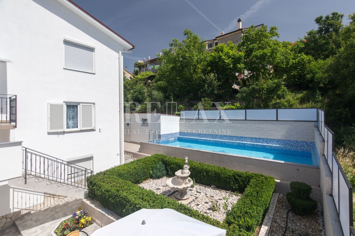 Crikvenica - casa con 6 appartamenti, piscina