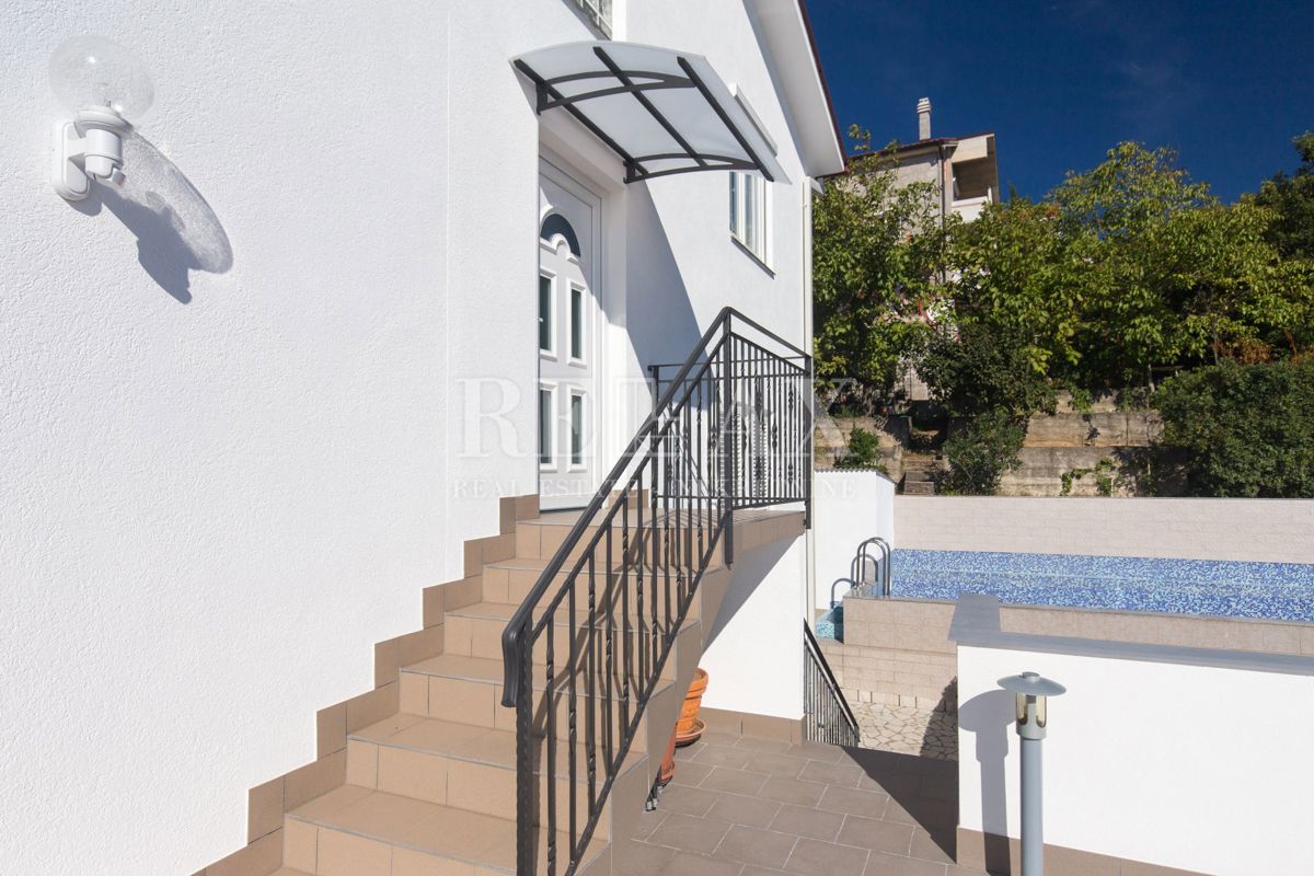 Crikvenica - casa con 6 appartamenti, piscina