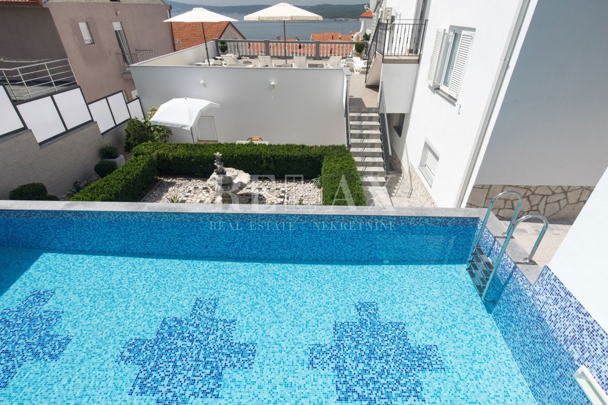 Crikvenica - casa con 6 appartamenti, piscina