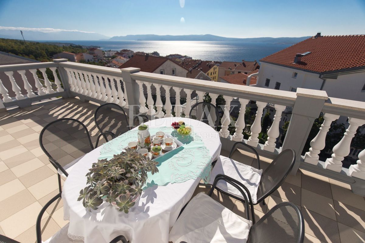 Crikvenica - casa con 6 appartamenti, piscina