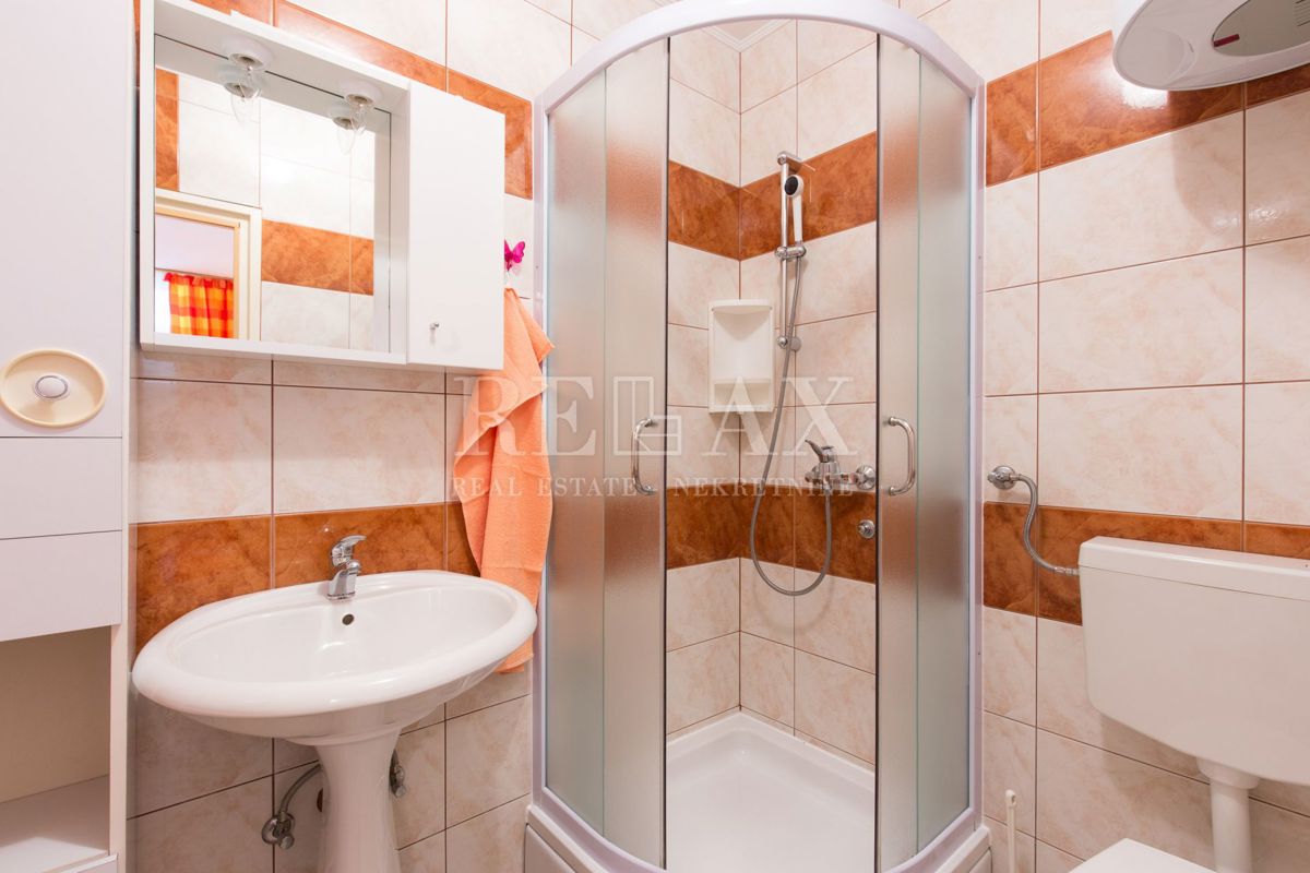 Crikvenica - casa con 6 appartamenti, piscina