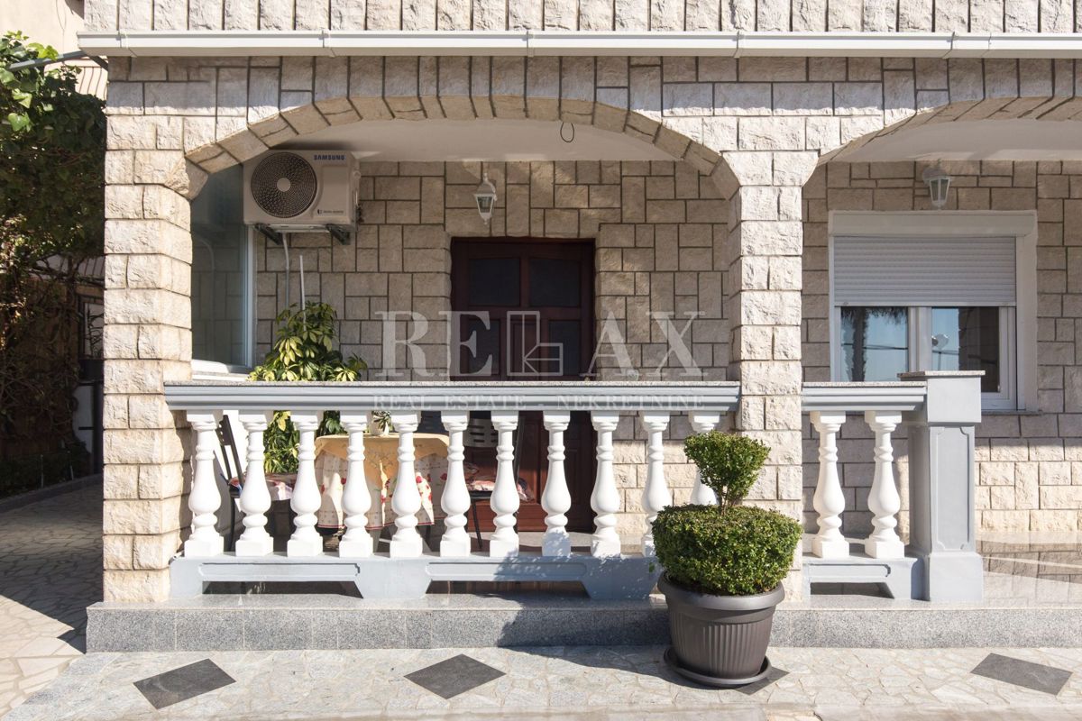 Crikvenica - casa con 6 appartamenti, piscina