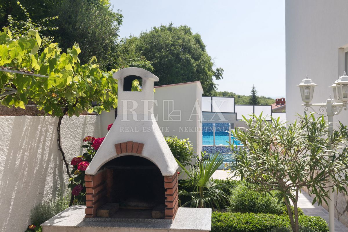 Crikvenica - casa con 6 appartamenti, piscina