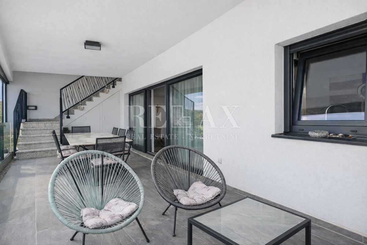 Dramalj - un appartamento spazioso con terrazza