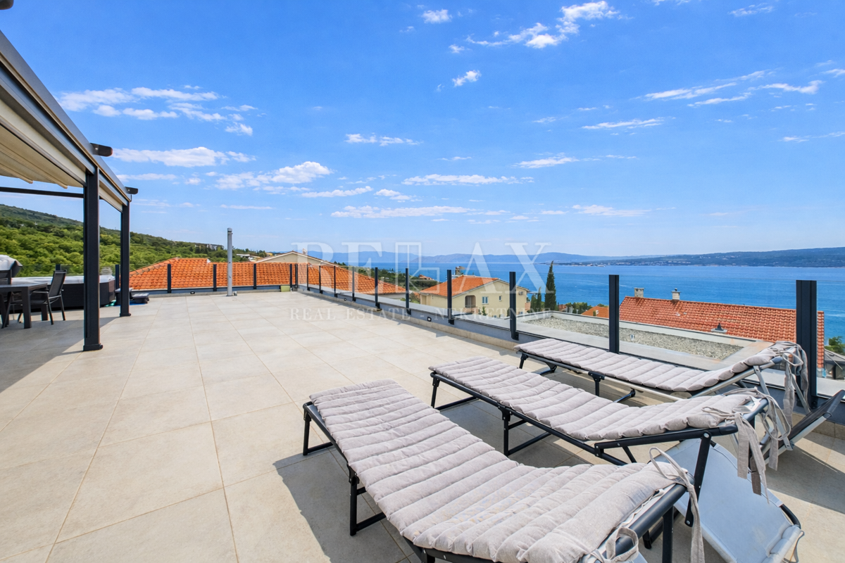 Dramalj - un appartamento spazioso con terrazza