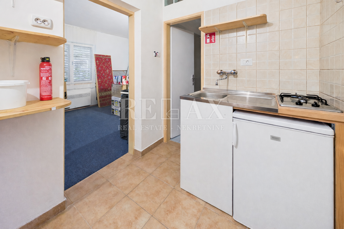 Novi Vinodolski - casa bifamiliare con 3 appartamenti