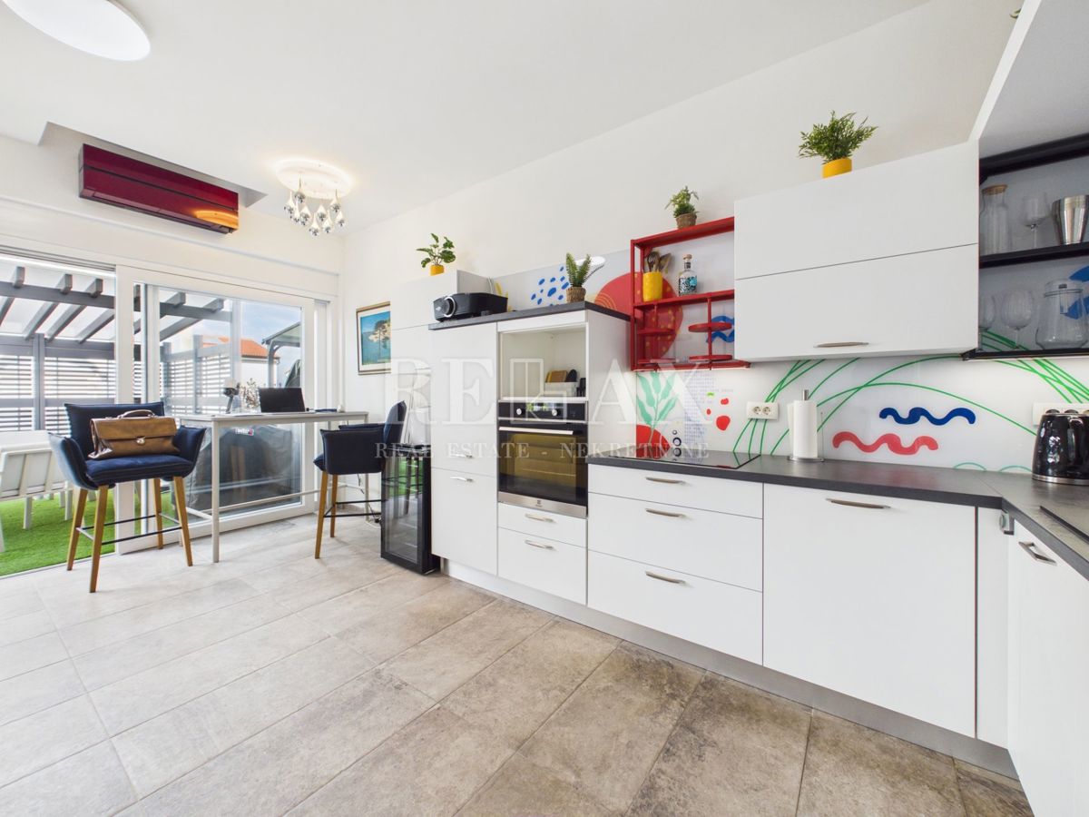 Isola di Krk, Bogovići - appartamento con piscina e giardino