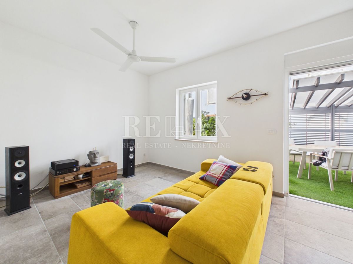 Isola di Krk, Bogovići - appartamento con piscina e giardino