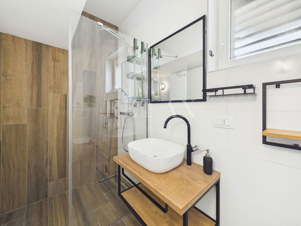 Isola di Krk, Bogovići - appartamento con piscina e giardino