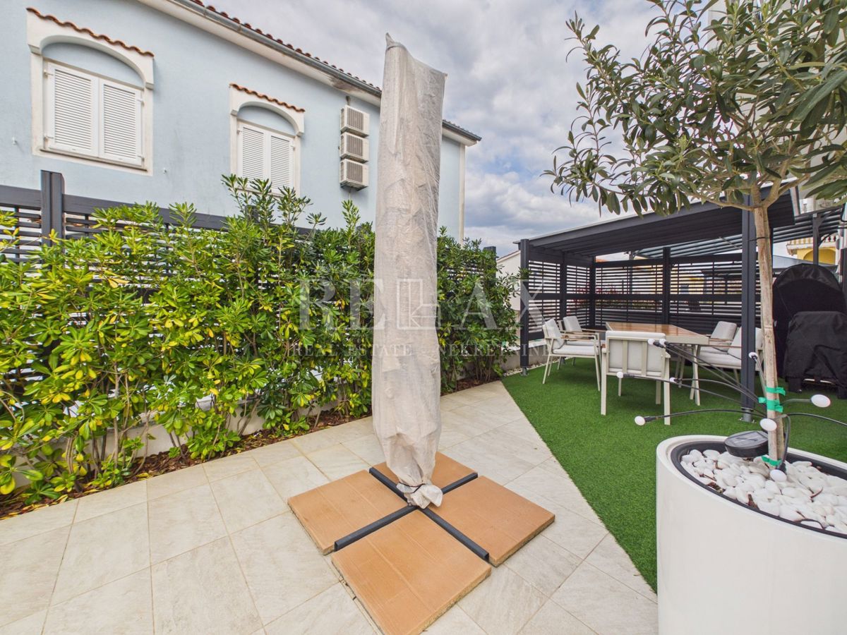 Isola di Krk, Bogovići - appartamento con piscina e giardino