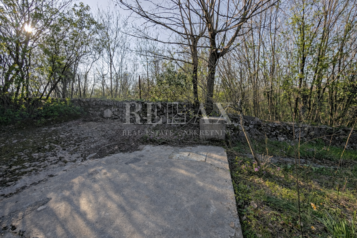 Rijeka, Marinići - terreno edificabile pianeggiante 735 m2