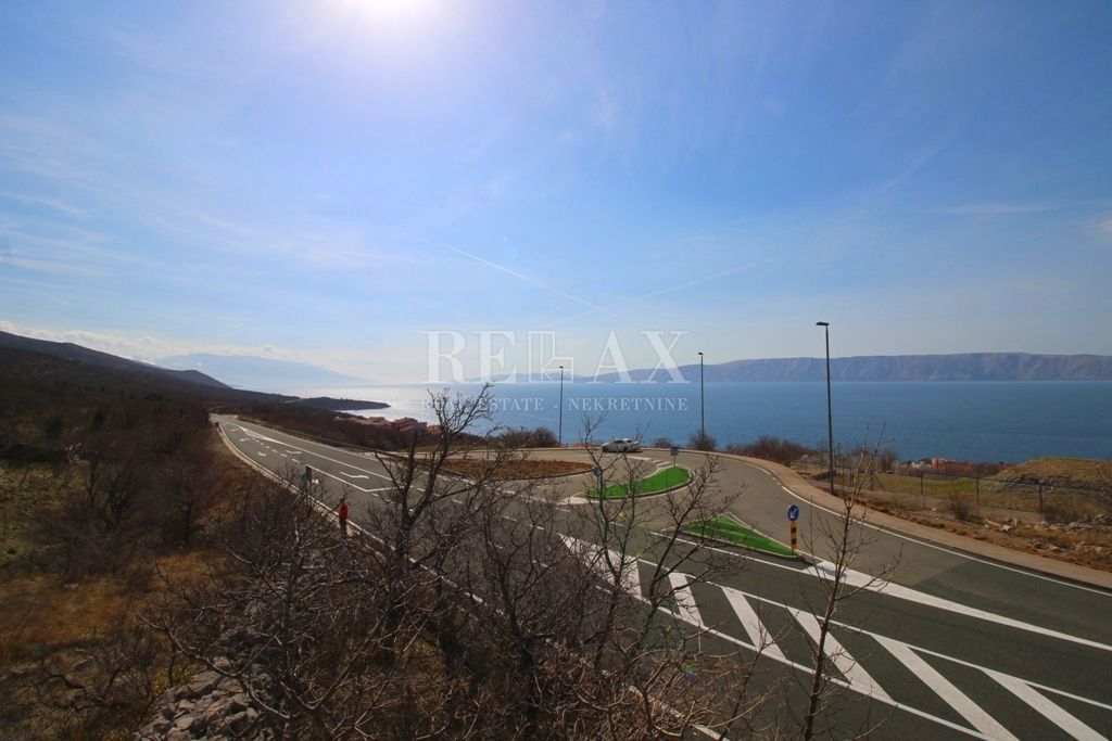 Novi Vinodolski, Smokvica - Grande terreno vicino al mare