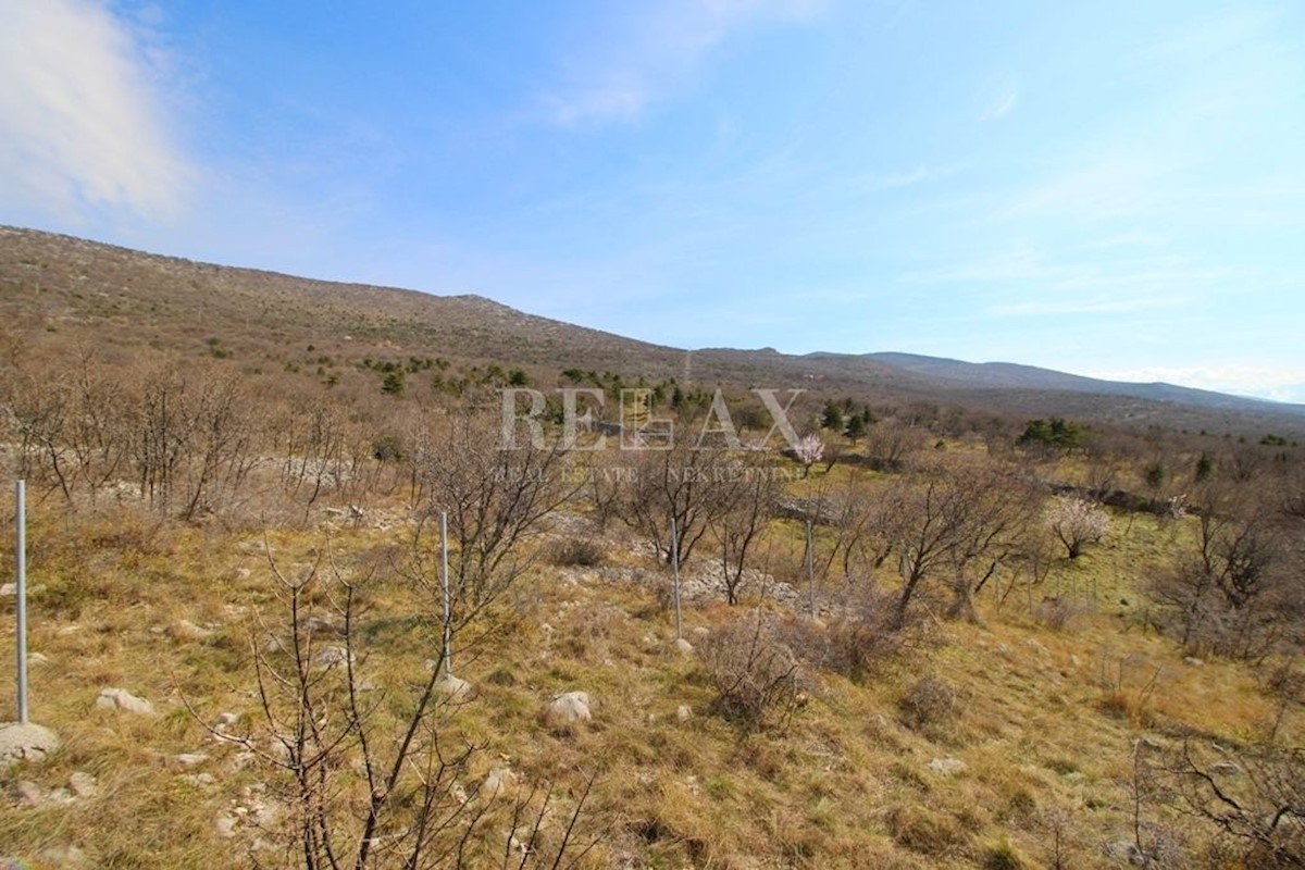 Novi Vinodolski, Smokvica - Grande terreno vicino al mare