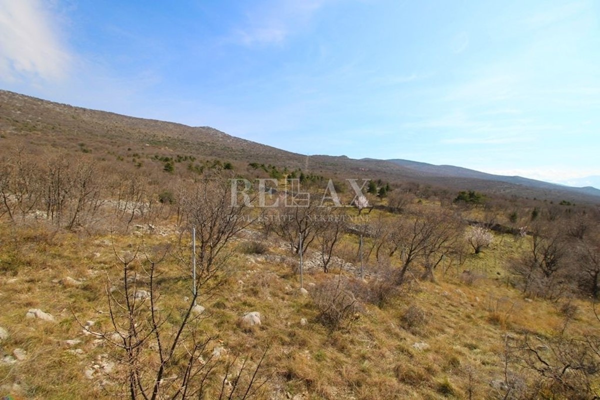 Novi Vinodolski, Smokvica - Grande terreno vicino al mare