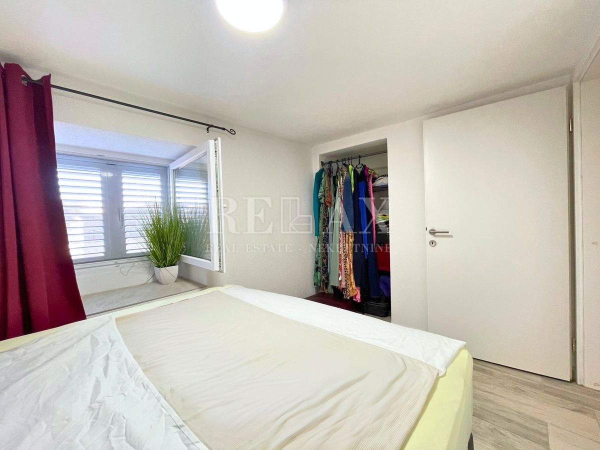 Bribir - casa in pietra a schiera con giardino