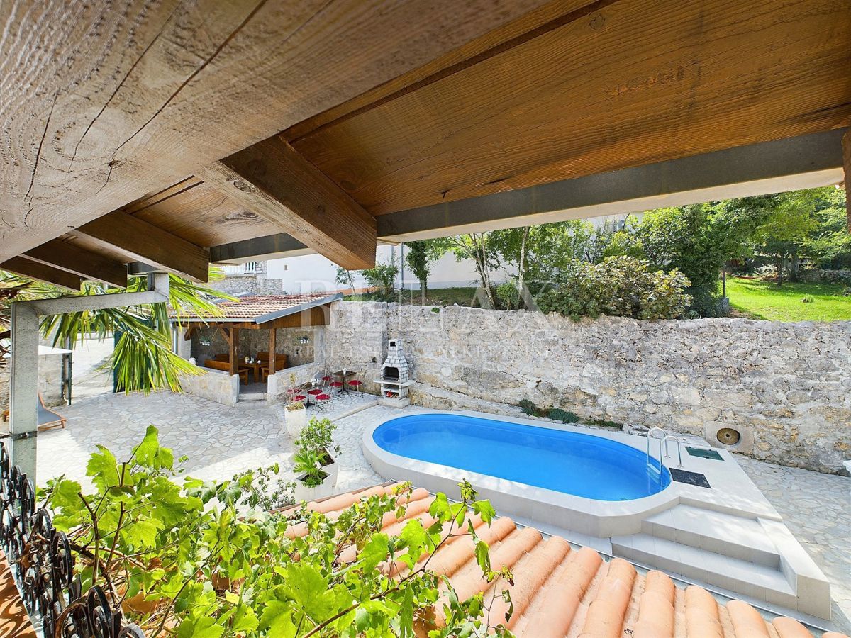 Tribalj - due case in pietra con piscina