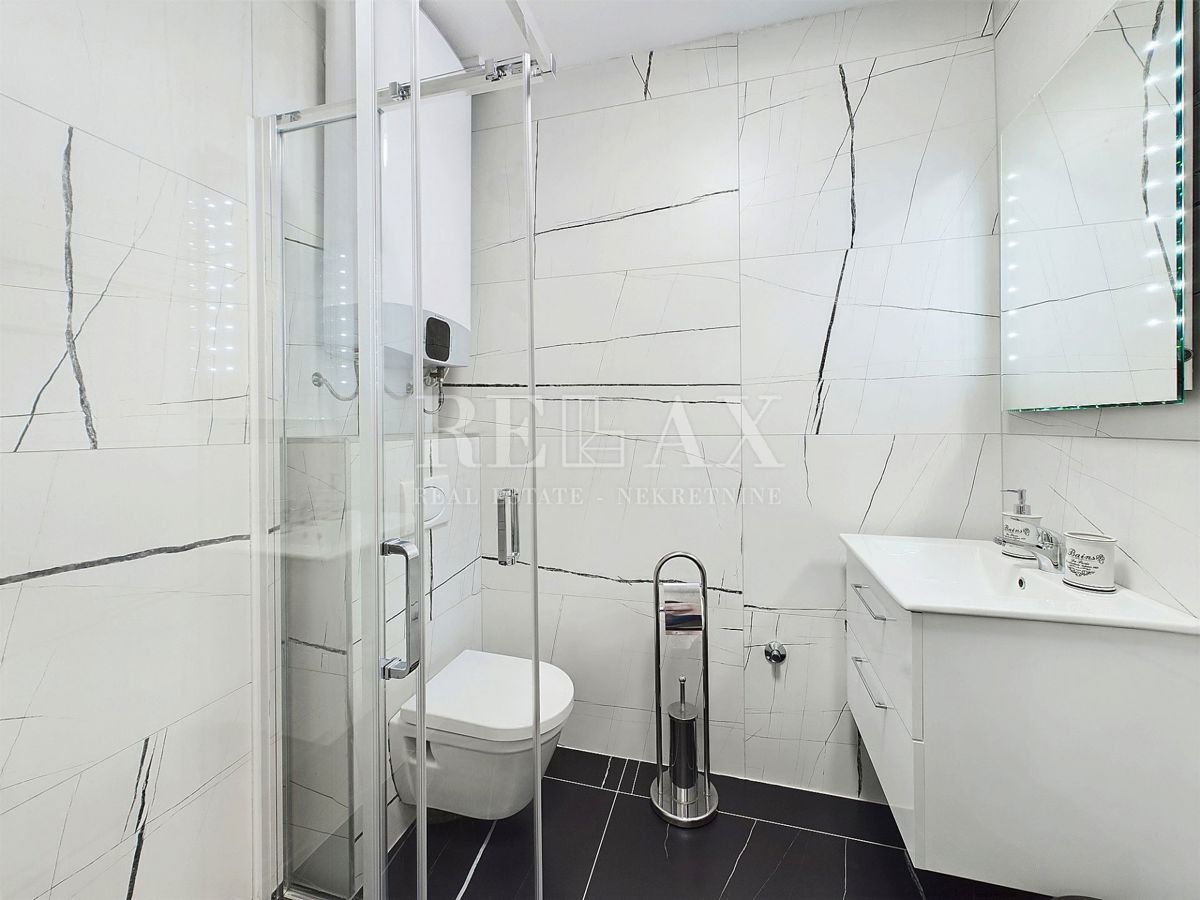 Tribalj - due case in pietra con piscina